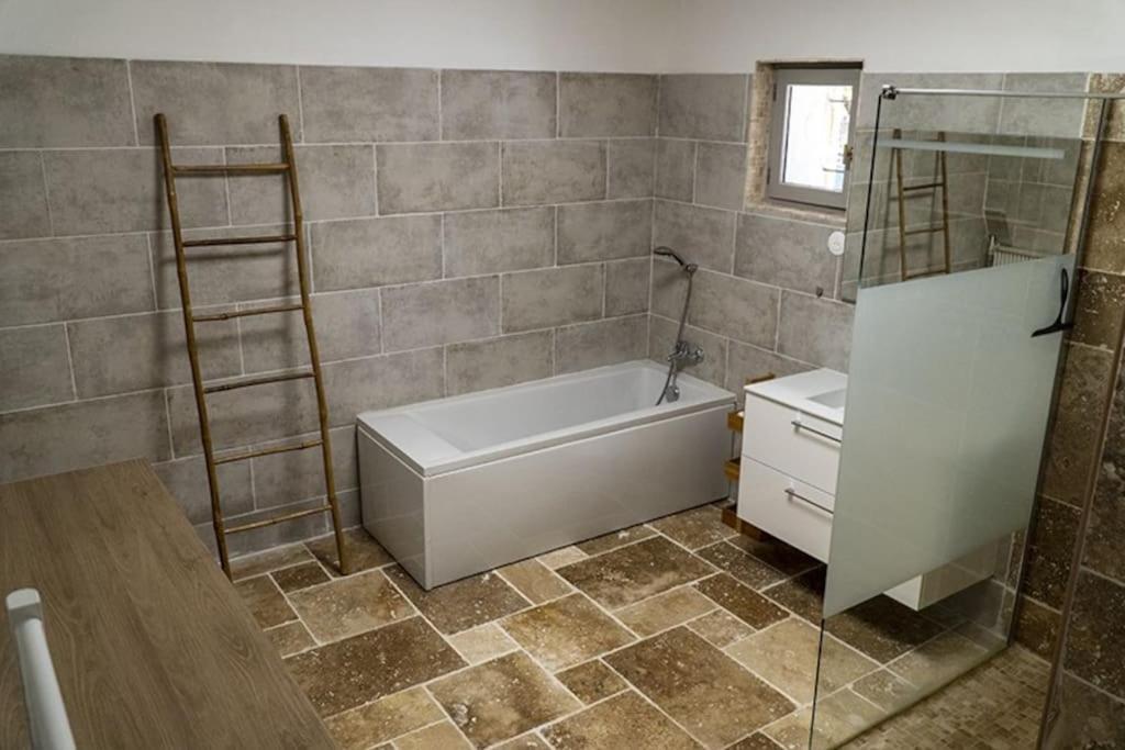Charmant Rez De Villa Climatise Renove, 90M2 Avec Parking Cassis Exteriér fotografie